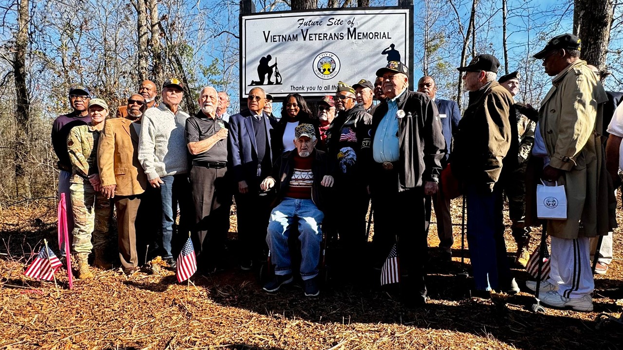 Warner Robins rinde homenaje a los héroes de Vietnam con un memorial